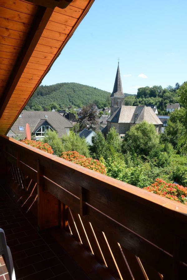 Ferienwohnung Burgblick Bilstein Zewnętrze zdjęcie